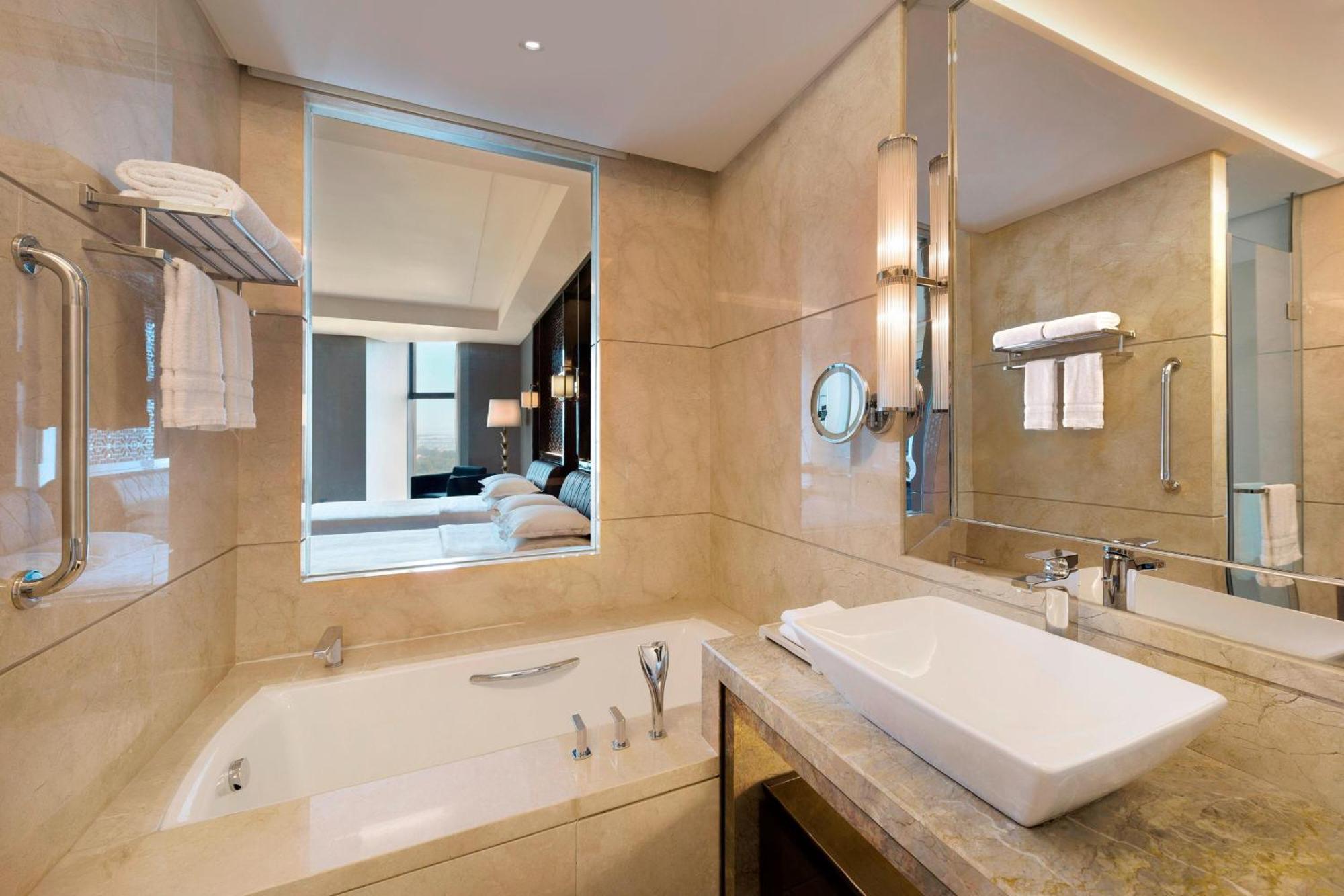 Sheraton Changchun Jingyuetan Hotel Εξωτερικό φωτογραφία